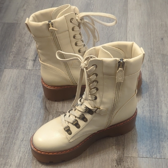 Circus by Sam Edelman Cream Combat Boots with Lace-Up Design - Picture 4 of 9